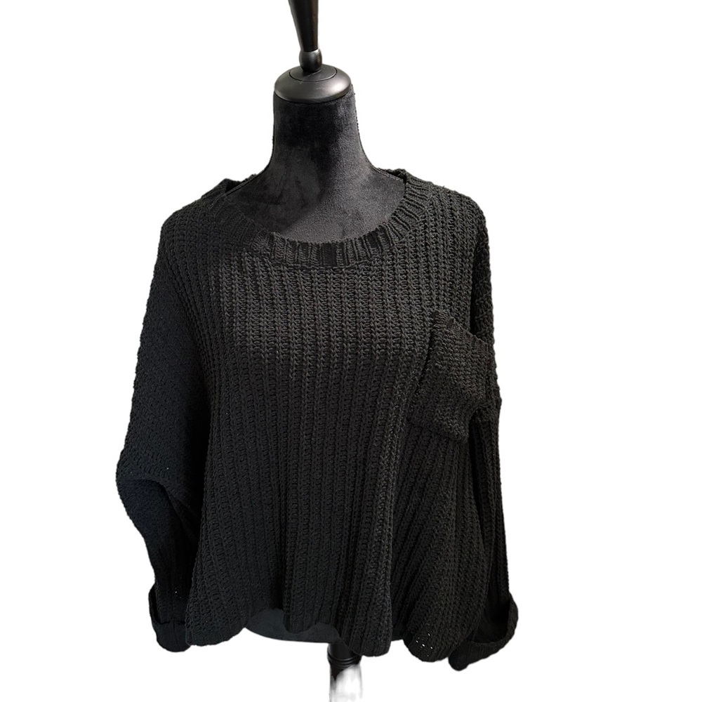 Black knit sweater ❤️